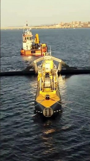 💡 This Giant Floating Machine Powers Thousands—Using Only Ocean Currents