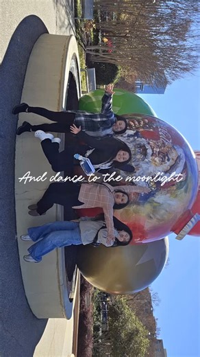 vSAM on Instagram: "2025.11.28 | our only free full day in Atlanta, we planned for so many things but only managed to do a few 🤭 running late first thing in the morning already, Georgia Aquarium was so crowded but very lovely 🫶🏻 we took a bunch of pictures because .. when can we again 🥹 we ate and ate .. lol and we shopped at the Mall of Georgia, made our way to the BTS pop-up ~ just like that we got into our matching pajamas, skincare together and then it was already breakfast the next morn