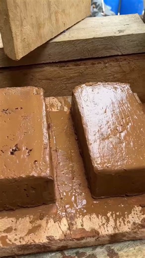 New day!! Old me!! #offgrid Artist #Earthen Bricks