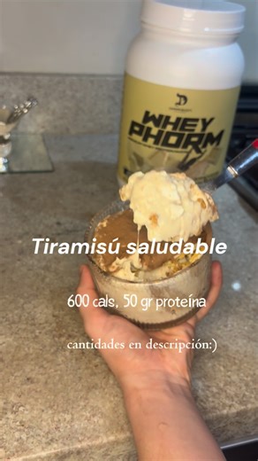 @rox_jmd on Instagram: "DÍA 4 DE COMO USAR TU PROTE EN POLVO TIRAMISÚ:) Prote @dragonpharma_latino @dragonpharma_llc CODE ROXJMD -25% 🐉 Cantidades: -100 y 100 gr de yogurt griego sin azúcar y queso cotage -1 scoop prote de vainilla -stevia, vainilla,canela -5gr café soluble con agua -80 gr galleta maria sin azúcar -2gr cacao en polvo #gym #lifestyle #humor #receta #saludable"