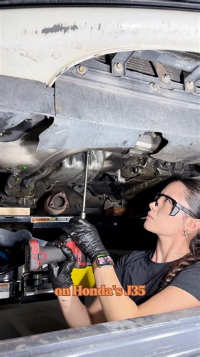 Fixing the coolant and oil leak on my friend’s Acura TL🙇🏻‍♀️ #J35 | LLDrifts