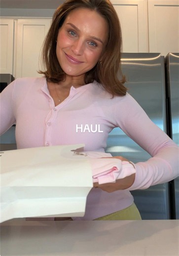 Pink Aritzia Haul: Workout Set Unboxing by Kaila