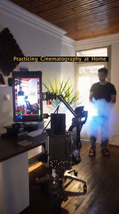💡Practicing cinematography at home with one light. Contrary to the trend of using lots of light and colour to make videos these days, I think it's only shadows and darkness that give more meaning to the subject and frame, I made these few frames with a light coming from behind the window. (Just a simple exercise) 🖥️ #desview OL7S OLED Display 4K Camera Monitor. 🎬 @ikamrnz （ins） Learn more: 🔗https://www.desview.com/productinfo/1373019.html 🛒https://bit.ly/4mxoQWk #DesviewOL7 #oled #oleddispl