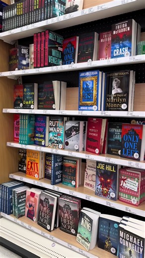 Went for a drive and somehow ended up at Target 😂 I had had my eyes set on getting a couple books there, but they weren’t in stock 😭 Ended up getting @Brandon Sanderson’s original Mistborn trilogy because I have seen rave reviews about it here on Booktok. I did read the first few pages of book one and I can definitely see myself finishing this series relatively quick. Also I liked the sprayed edges even if they are monotone. If you’ve read this book series, what did you think about it? #bookto