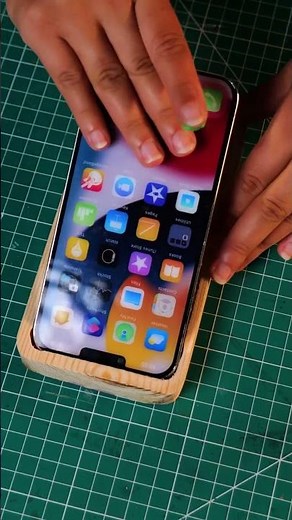 Making a unique wood phone case at home 📱🔥 #diyproject #creativehack