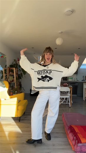 alice in rollerland on Instagram: "i present to you the outfit you shouldn’t wear when visiting a puppy and going on a muddy walk 🤝 i never learn xx 👚 @anthropologieeu 👢 @vagabondshoemakers #bristol #fitcheck #rollerskater"
