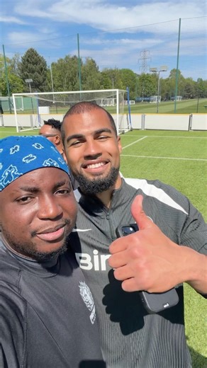 ⚡🙏🏽 Training day with the Chelsea players at Cobham... THANK YOU FOR THE LOVE FAMILY #ChelseaFC