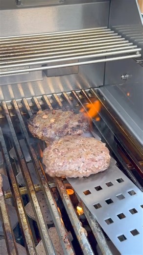 37K views · 539 reactions | Classic Double Cheeseburgers | Grillnation | Facebook