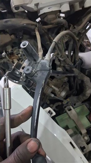 grazia Scooty accelerator cable install #motorscycle #mechanic #music #music #smartphone