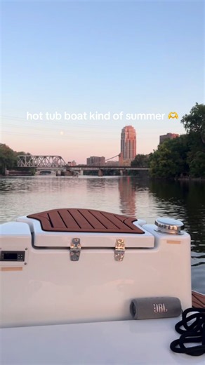 Hot tub boats when it’s cooler, cool tubs in the heat! Click the link in our bio to learn more and book your own today! #xyzbca #fyp #minnesota #hottub #boatlife