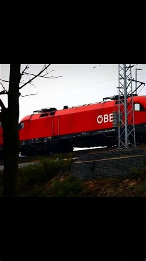 🚂Dual ÖBB Power! ES64U2 + Vectron Running Light!🚂
