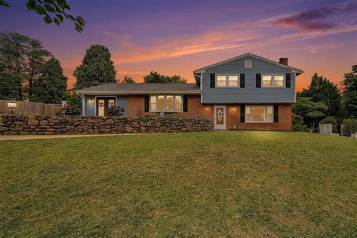 5417 Lakeland DR, Roanoke, VA 24018 | Estately 🧡 | MLS# 927655