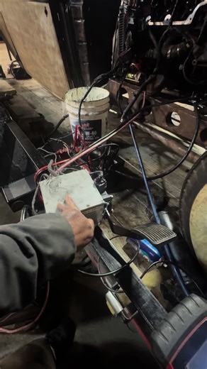 6.4 Powerstroke Rat Rod Engine Startup Progress