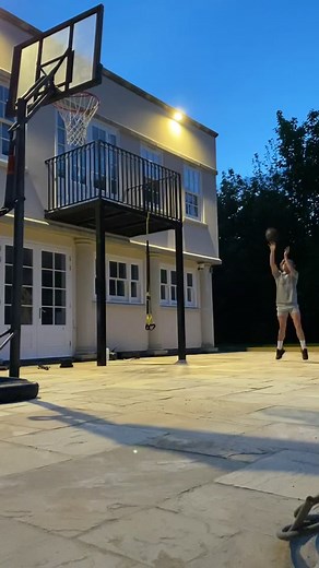 lockdown got me passing to the pole😪 #basketball #thelastdance