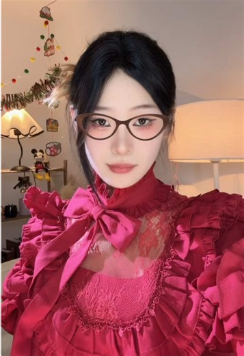 Dance TikTok Trends by a Chinese Girl