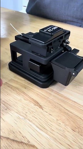 Jonard's FC-500 Precision Fiber Cleaver