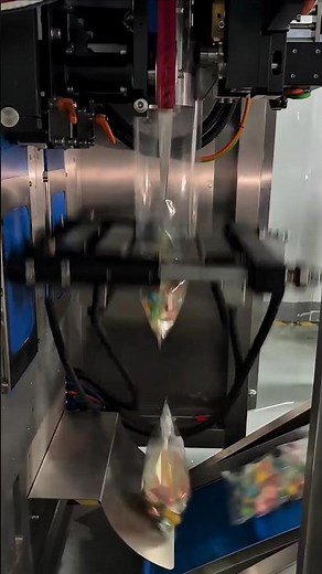 Automatic Candy Packing Machine in Action! #candypacking #factorytech #automation