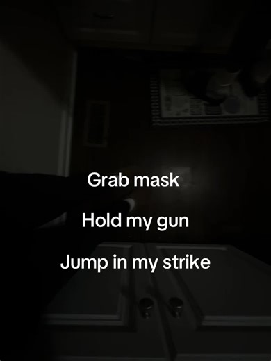 Mark, a.k.a. yo boy889 (@mark.a.k.a..yo.bo)’s video of mask girl