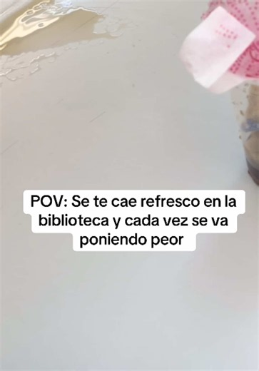 Para la gente que solo dice “está prohibido entrar con alimentos a la biblioteca” En la misma biblioteca nos regalaron refresco y chuchitos para comer debido a una inauguración de pinturas en esta misma 🫣 solo fue un accidente que le podría pasar a cualquiera en esa situación y creo que lo importante era no dejar el desmadre 🫶 #comedia #fyp #sanluispotosi #slp #uaslp