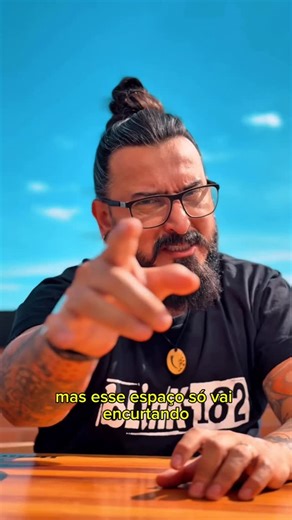 Traia Véia on Instagram: "Vamos curtir um pouco de ‘lembrança boa’ por aí nesse sabadão?! 🥹💭❤️‍🔥 É muito simples, corre pro seu app favorito e solta o dedo no play! 🎶 @camaraotraia 🎥🎥 #traiaveia #sertanejo #lembrancaboa #fds #virals"