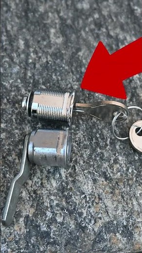 Replacing a mailbox lock | ImmoTrainer caretaker Wetzikon