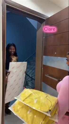 Girls' Night: Friends Arrive for Slumber Party