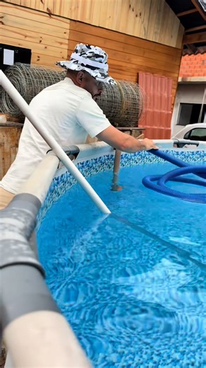 4.5M views · 4.5K reactions | How to clean a pool using a DIY siphon device  | UNILAD Tech | Facebook