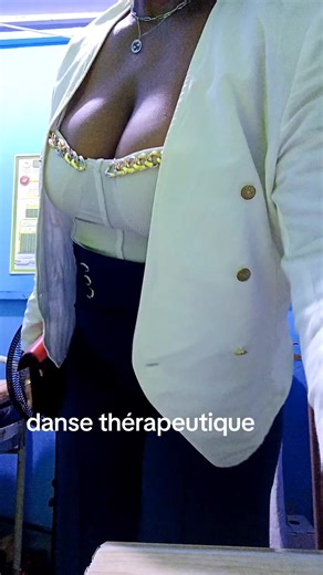 Elisa larabie (@elisa.larabie)’s videos with son original - Simon Messanga (mane yezoum)
