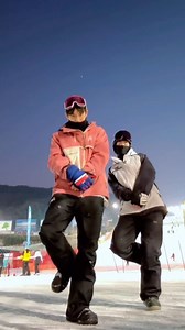 WayV on Instagram: "When cuties see snow❄️ #KUN #钱锟 #쿤 #WINWIN #董思成 #윈윈 #WayV #威神V"