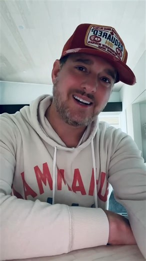 Michael Bublé on Instagram: "The world grows quieter. You will be missed — El mundo se vuelve más silencioso. Te extrañaremos."