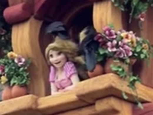 Bizarre scene at Disney Park: Crows pull Rapunzel's hair out