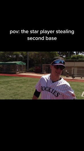 Mastering the Art of Stealing Second Base in Baseball