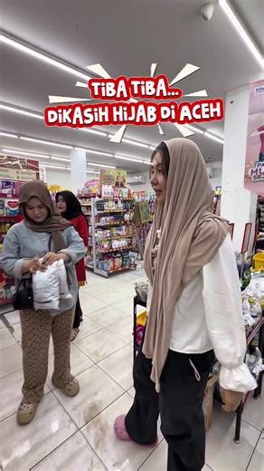 Tiba Tiba di kasih hijab di ACEH 🥰