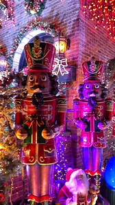 This Christmas house in Bay Ridge is a full-on holiday experience — and a total NYC must-see during Christmas break. Location: 635 79th Street, Brooklyn 🎄 #chrismasdecor #nycchristmas #christmasvibes #ilovenyc #MustSeeNYC | kerinyc