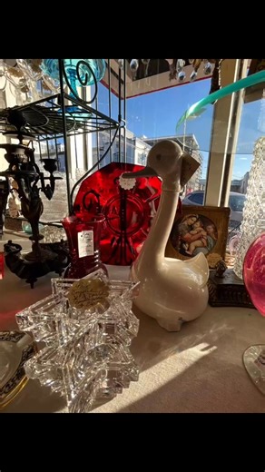 Come fly with me to Second Chance Antiques and check out all our feathered friends throughout the store. We are located at 1307 Hewitt Ave in Everett Wa. #featheredfriends. #birds. #decor | Second Chance Antiques