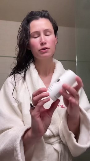 Repair your hair with biotech? By mimicking hair's biology, the patented K18PEPTIDE™ reverses hair damage for deeper lasting hair repair in just one 4 min step How does it work 🧬 K18 rebuilds hair holistically from the innermost layer by targeting and reconnecting damaged polypeptide chains and disulfide bonds to restore hair strength and elasticity Video by @Delaney Rowe #k18hair #k18results #biotech #damagedhairtreatment #besthairtreatments #hair #hairtok #haircare #hairmask #howtofixdamagedh