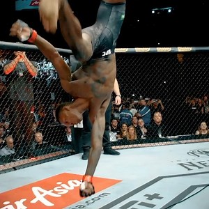 ESPN on Instagram: "Undefeated rivals battle for the UFC middleweight crown at #UFC253  @espnmma"