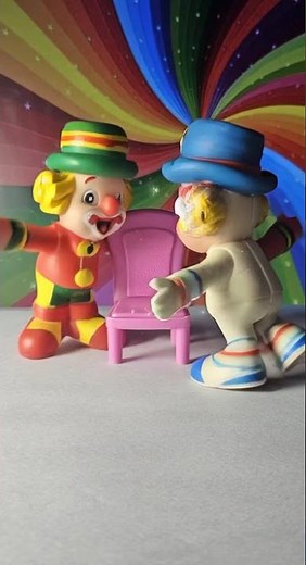 Patati e Patata brincando e se divertindo