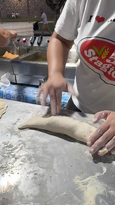 11K views · 152 reactions | La pizza fritta al festival internazionale del cibo di strada  | Vivo in Sicilia | Facebook