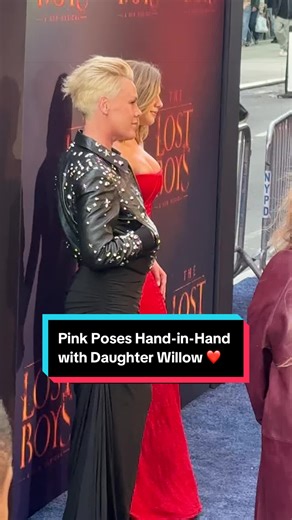 #Pink and her daughter are twins at the The Lost Boys Broadway Opening Night at the Palace Theater. 💕