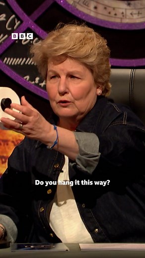 182K views · 580 reactions | Which way does toilet paper go on the holder? 炙 #QI #iPlayer | BBC One | Facebook