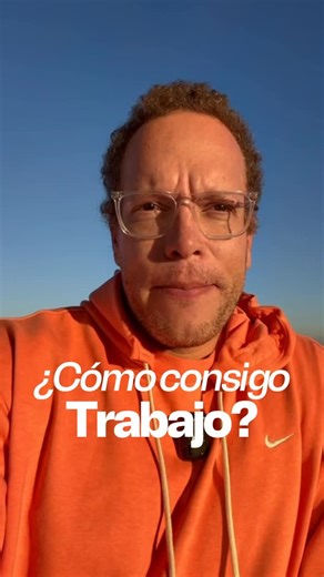 Lab 10 - Comunidad de AI Builders on Instagram: "Ya es Febrero y ¿aún no consigues trabajo?🫣 Bueno @dbilbaoc te deja su mejor tip para conseguir ese trabajo que tanto deseas, es verdaderamente fácil si le metes la ficha y le dedicas el tiempo. 🚀 ¡NO HAY EXCUSAS! #lab10 #techworld #trabajo #productividad"