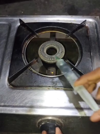 DIY High Voltage Arc Lighter from Recycled Materials