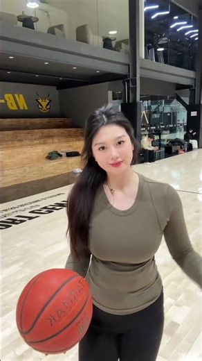 "You're dreaming 💭" #BasketballElbowSister