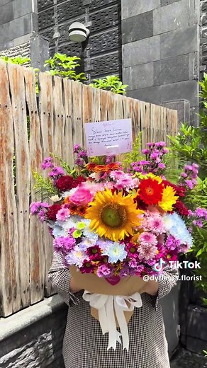 Thumbelina Sunflower: A Guide to Growing This Charming Flower