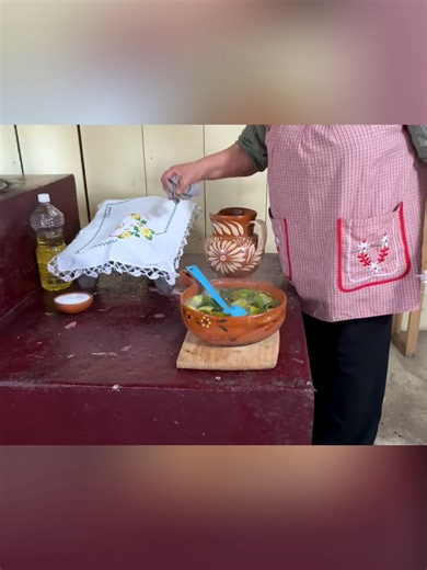 Abuela cocina con amor_ ¡El secreto de la carnita dorada!#MexicanFood #DeMiRanchoATuCocina #DoñaAngela #CookingVibes #DeMiRanchoATuCoci #tiktokviralvideo #cooking #mexico🇲🇽 #mexicanfood