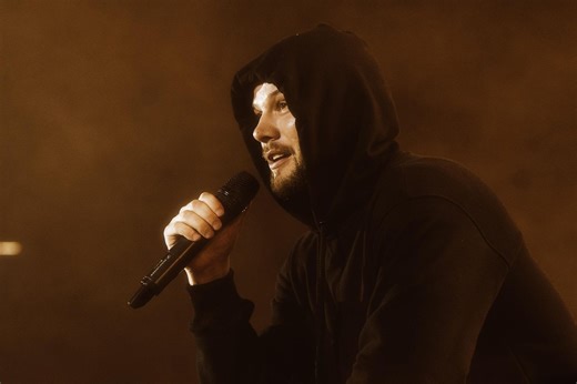 Kim jest białoruski raper Max Korzh? To na jego koncercie doszło do bójek na Narodowym