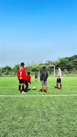 100% Incredible Free Kick 🥶🔥⚽️ #footballskills #footballshorts #football #shorts