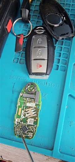Toronto, car key fob remote circuit board repair, 21 Nissan Rogue #autolocksmith #carkey #keyrepair