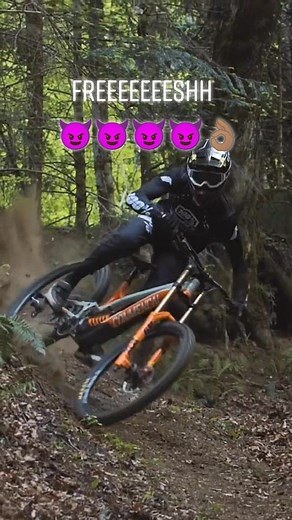 Freeeeeeeshh !! 😈😈😈😈😈👌🏽 #bike #bici #downhill #mtb #fyp #viral